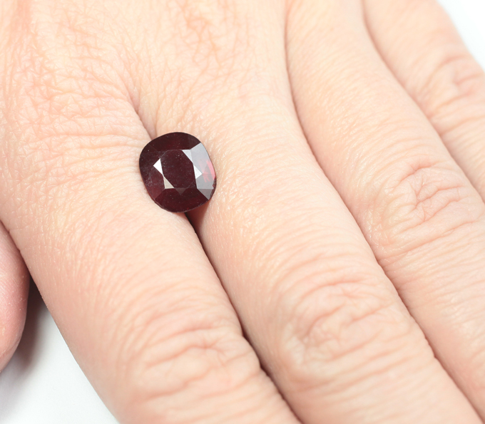 Редкий цвет! Родолит гранат 3,77 карата