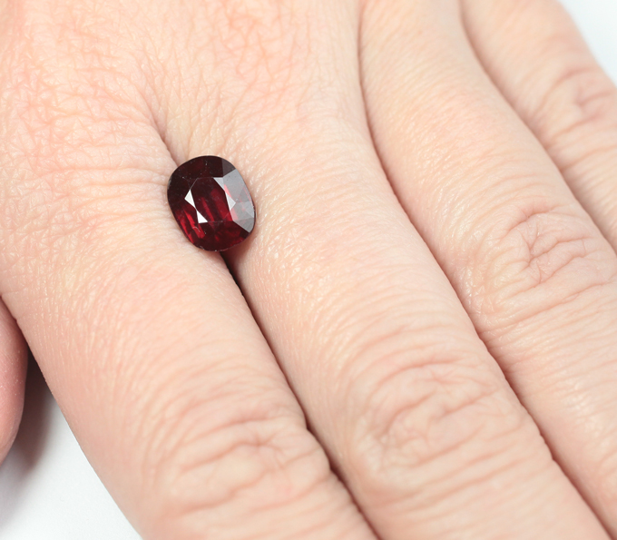 Редкий цвет! Родолит гранат 3,36 карата