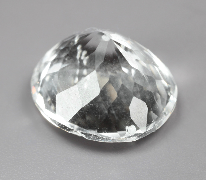 Редкий поллуцит 3,22 карата