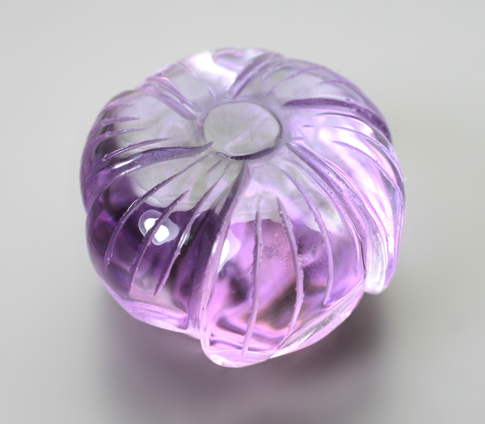 Крупный резной аметист 38 карата