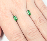 Редкая пара «неоновых» цаворитов 1,81 карата