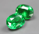 Редкая пара «неоновых» цаворитов 2,14 карата