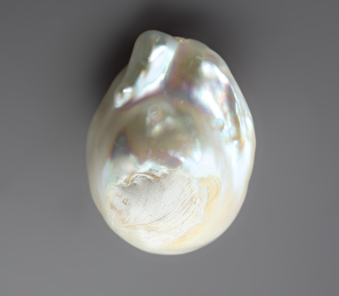 Крупная морская жемчужина барокко 22,93 карата