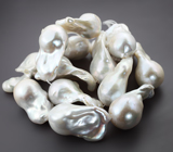 Массивный набор из 14 крупных кремово-белых морских жемчужин барокко на нити 492,6 карата