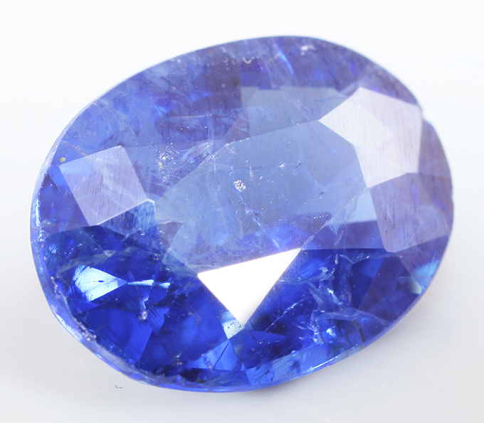 Васильковый кианит 3,97 карата