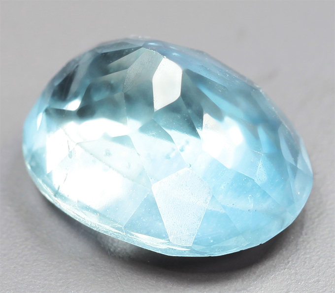 Небесно-голубой апатит 2,12 карата