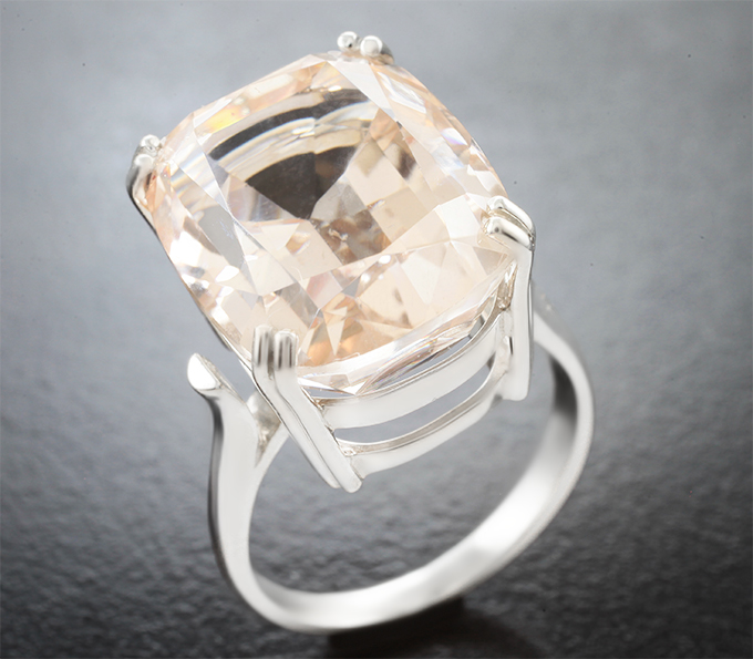 Кольцо с чистейшим империал топазом 26,17 карата