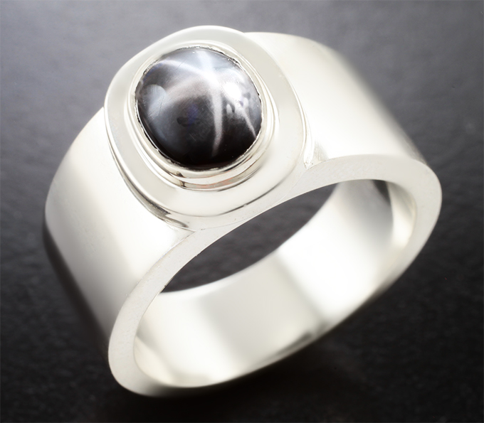 Кольцо cо звездчатым сапфиром 2,25 карата