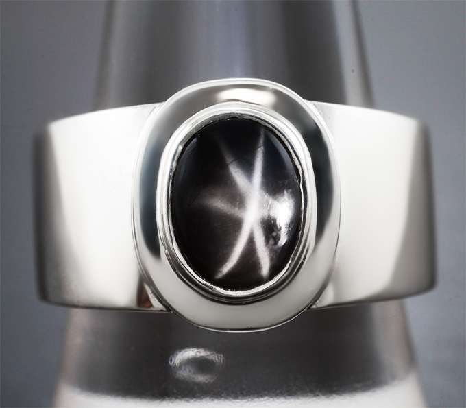 Кольцо cо звездчатым сапфиром 2,25 карата