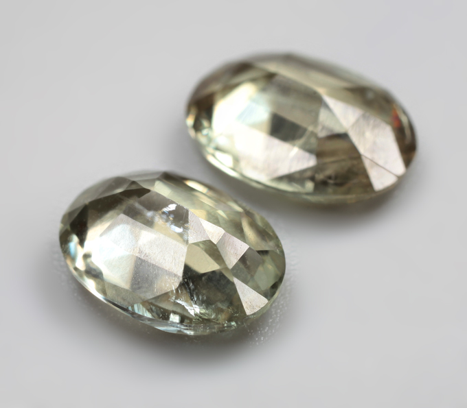 Редкая пара диаспоров 3,39 карата