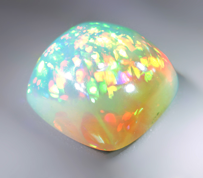 Крупный кристаллический эфиопский опал 5,46 карата