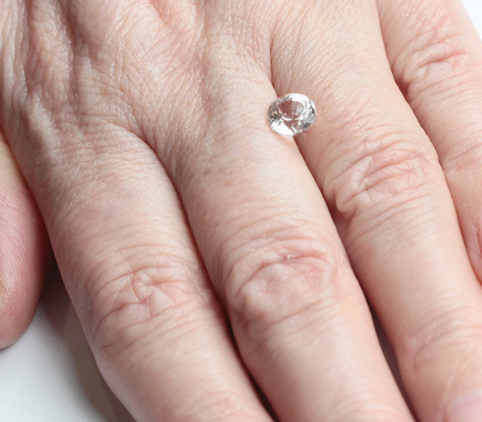 Данбурит высокой чистоты 1,45 карата