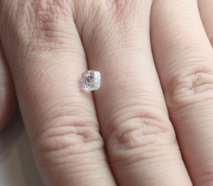 Бесцветная шпинель 1,31 карата