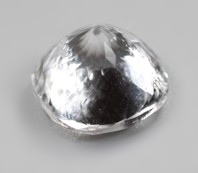 Редкий поллуцит 1,95 карата