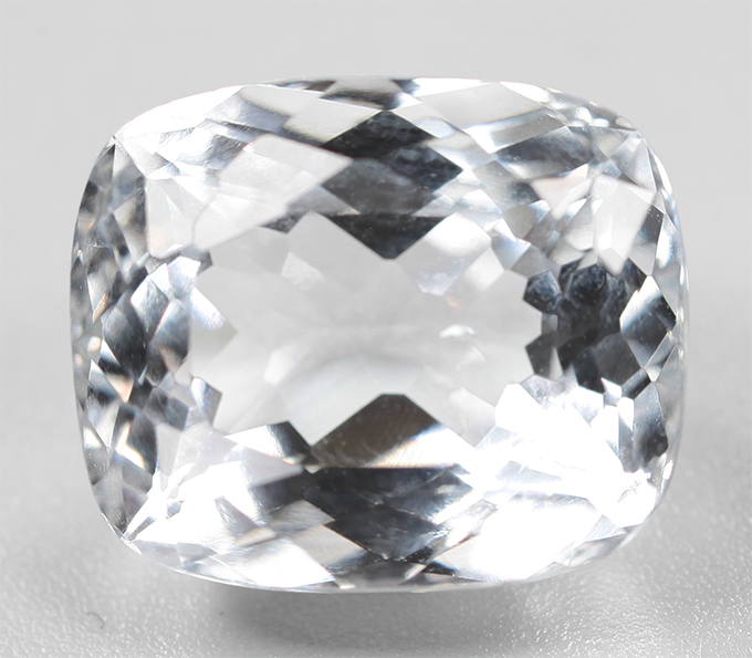 Чистейший крупный гошенит 9,94 карата