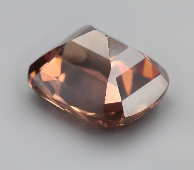 Чистейший оранжевый циркон 1,85 карата