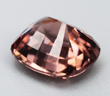 Оранжево-красный циркон высокой чистоты 2,4 карата