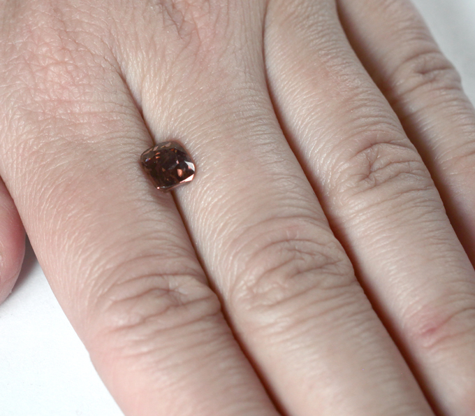 Красновато-оранжевый циркон 3,05 карата