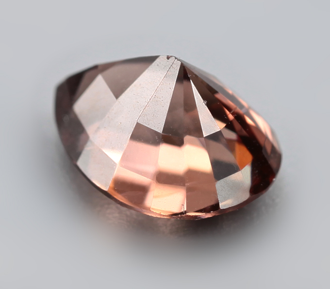 Оранжевый циркон высокой чистоты 2,91 карата