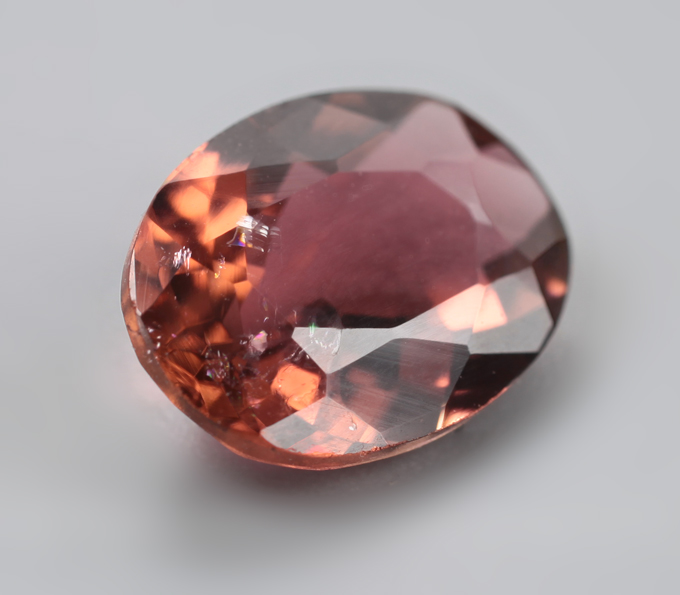 Полихромный турмалин 2,39 карата