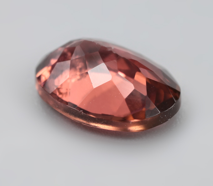 Полихромный турмалин 2,39 карата