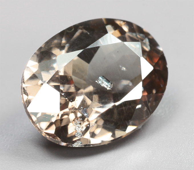 Гранат со сменой цвета 1,65 карата