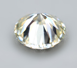 Бесцветный муассанит 0,89 карата