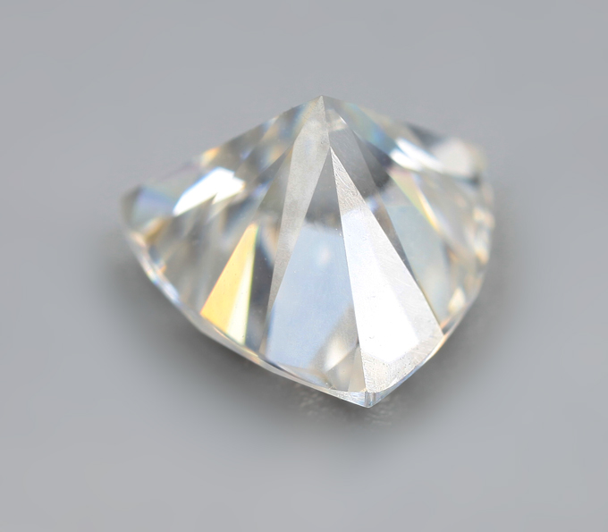 Бесцветный муассанит 1,78 карата