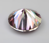 Крупный пурпурно-розовый муассанит 3,6 карата