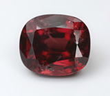 Красная шпинель 2,08 карата