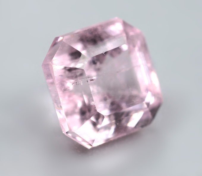 Розовый турмалин 1,57 карата