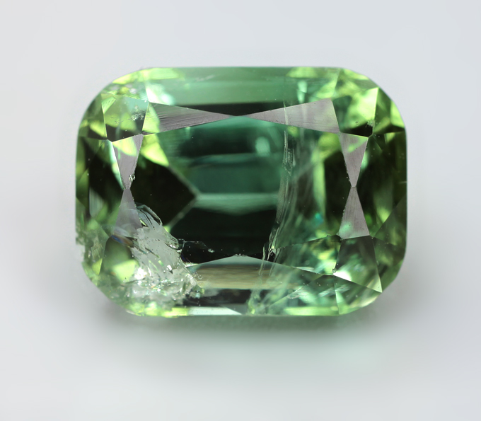 Полихромный турмалин 4,19 карата