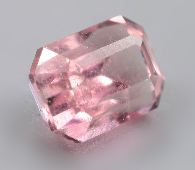 Розовый турмалин 0,94 карата