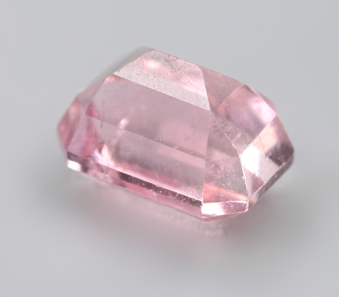 Розовый турмалин 0,94 карата