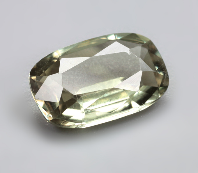 Диаспор высокой чистоты 2,05 карата