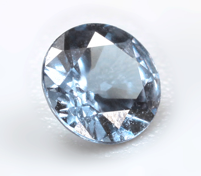 Редкий синий гранат с александритовым эффектом 0,17 карата