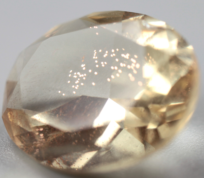Крупный орегонский солнечный камень 9,03 карата! Эффект Шиллера