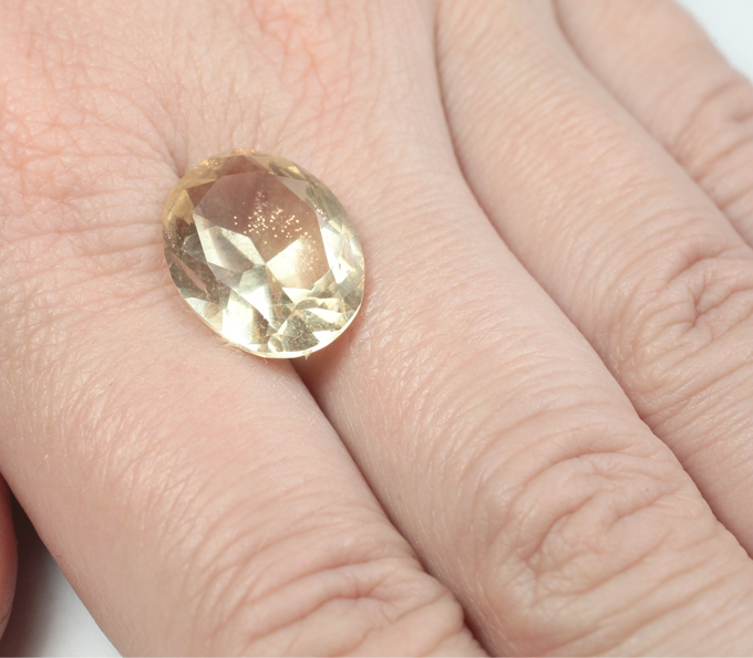 Крупный орегонский солнечный камень 9,03 карата! Эффект Шиллера