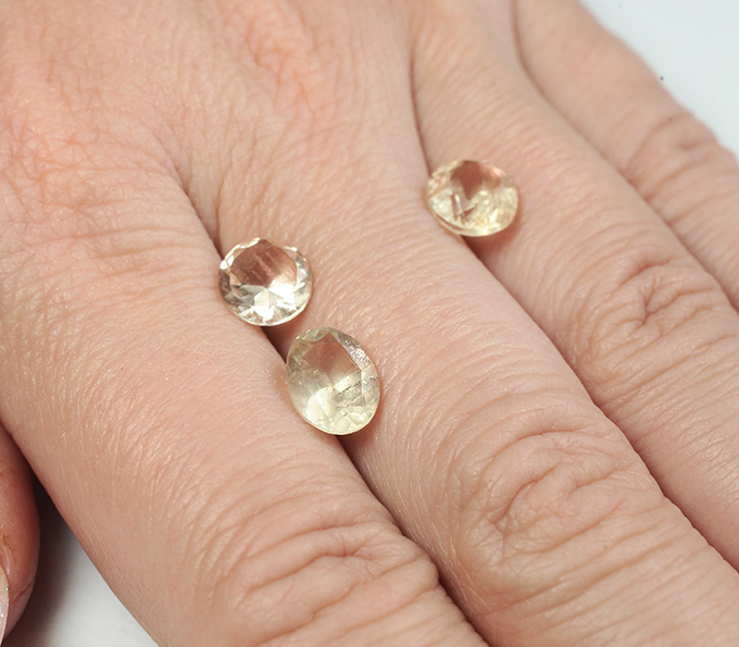 Набор орегонских солнечных камней 4,27 карата! Эффект Шиллера