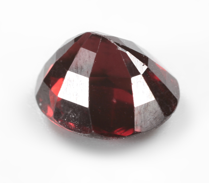 Насыщенный родолит 3,5 карата