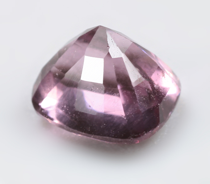 Пурпурная шпинель 1,09 карата