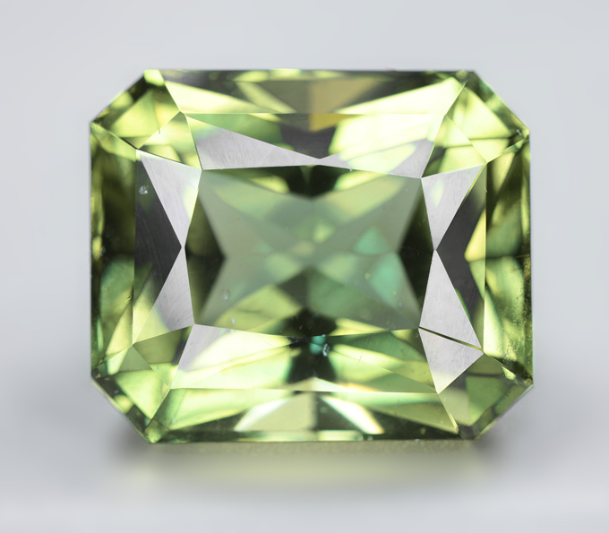 Крупный! Неоново-зеленый апатит 25,08 карата