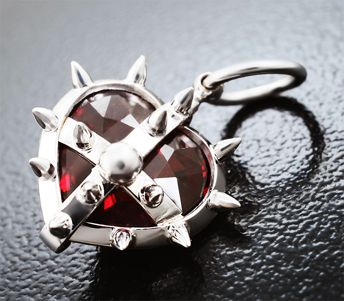 Кулон с насыщенно-красным пиропом гранатом 4,57 карата