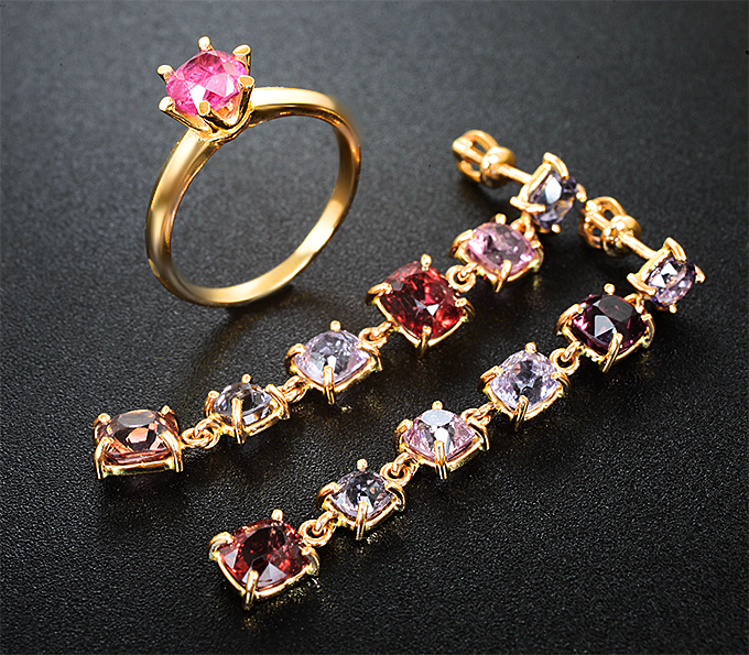 Золото Комплект с разноцветными шпинелями 11,44 карата