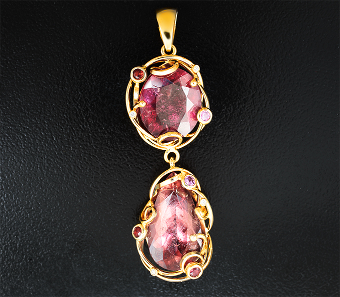 Комплект с турмалинами 30,87 карата, сапфирами и бриллиантами