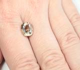 Желтый скаполит со сменой цвета 2,62 карата