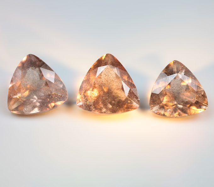 Крупный набор из 3 скаполитов со сменой цвета 6,28 карата