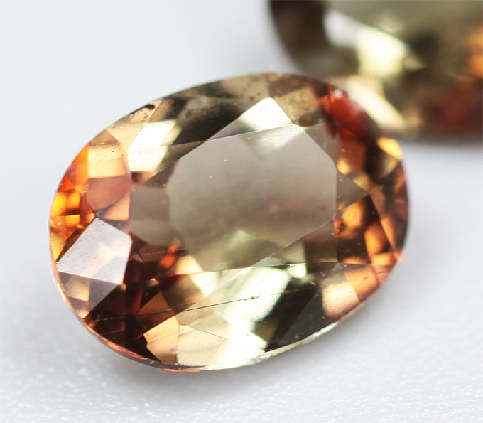 Пара андалузитов 1,24 карата