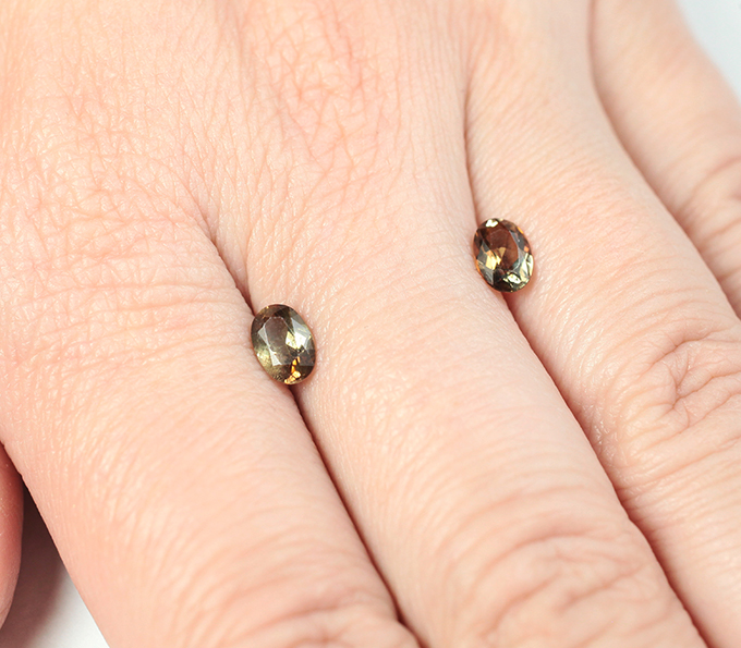 Пара андалузитов 1,17 карата