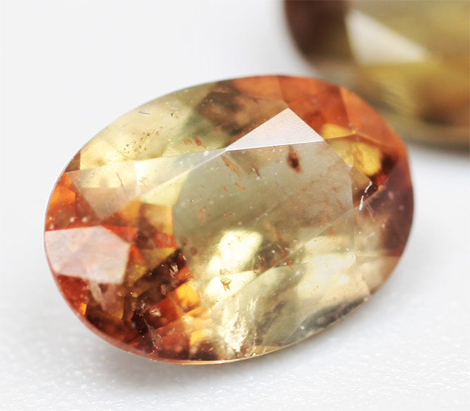 Пара андалузитов 1,07 карата